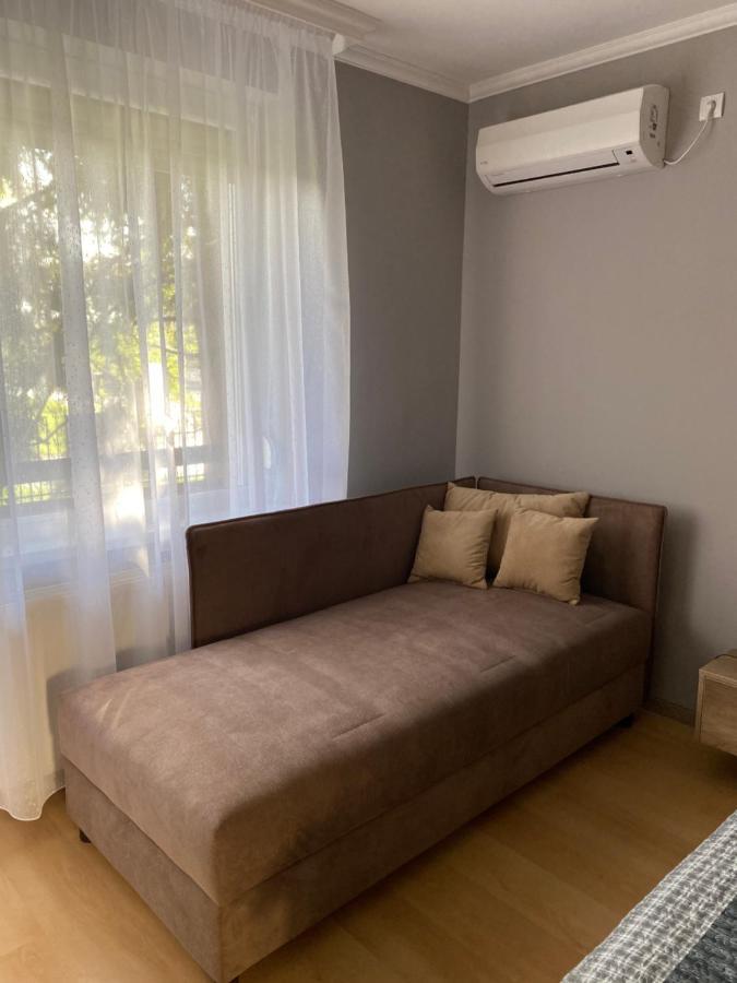 Platan Apartman ハイデゥソボスロー エクステリア 写真